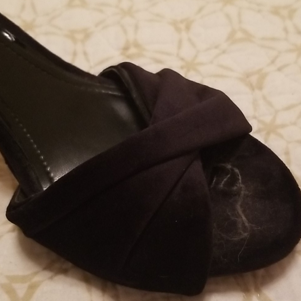 Heels - Picture 2 of 6